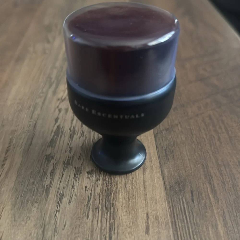 Bare Essentials Tan/ Makeup Brush